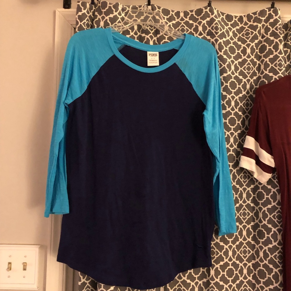 Vs 3/4 sleeve blue and teal shirt
